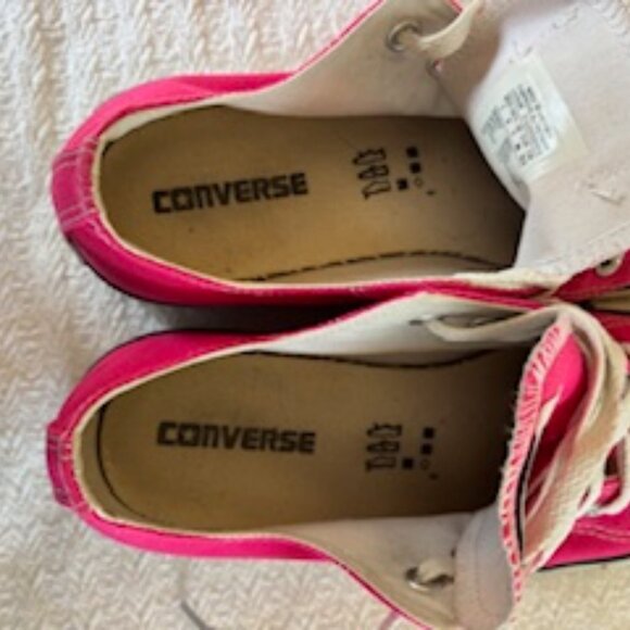 Converse All Star Chuck Taylor Hot Pink Low Top Sneakers Women’s 9 Men’s 7 - Picture 2 of 8